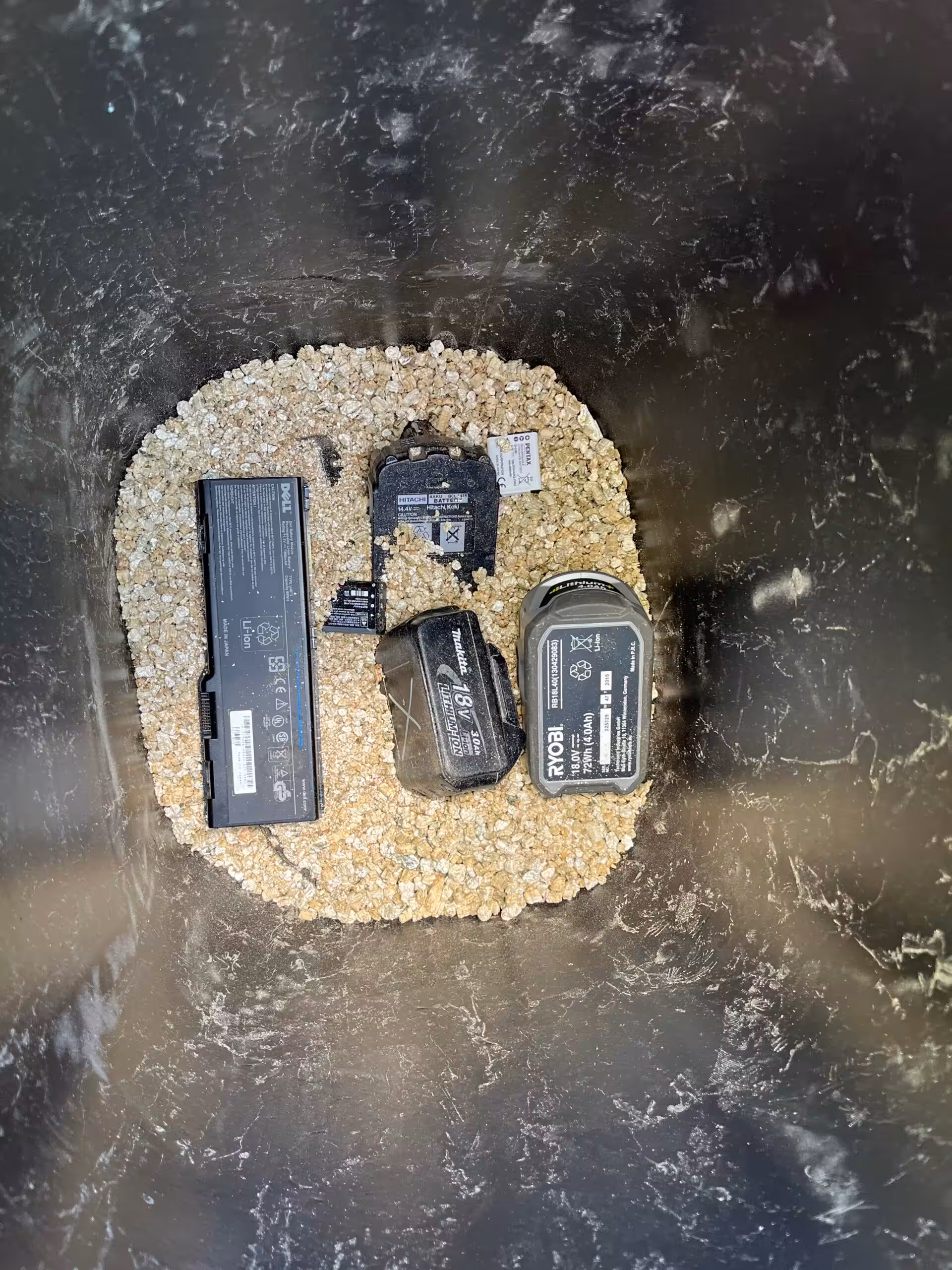 Lithium batterijen in de afvalfase